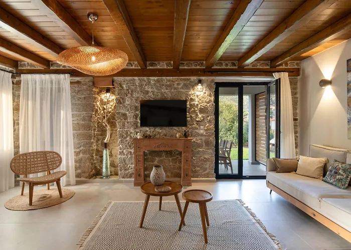 Вилла Lithos Apollon *